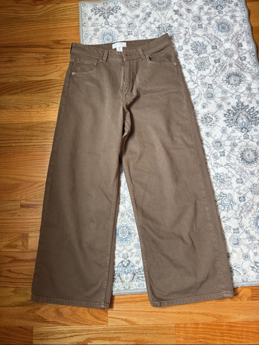 H&M Taupe Straight-Leg Jeans. Size 8. New
